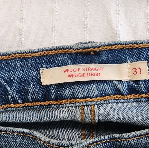 Levis Women's Wedgie Straight Medium Wash Button Fly Jeans Size 31 Inseam 26 - Picture 8 of 11